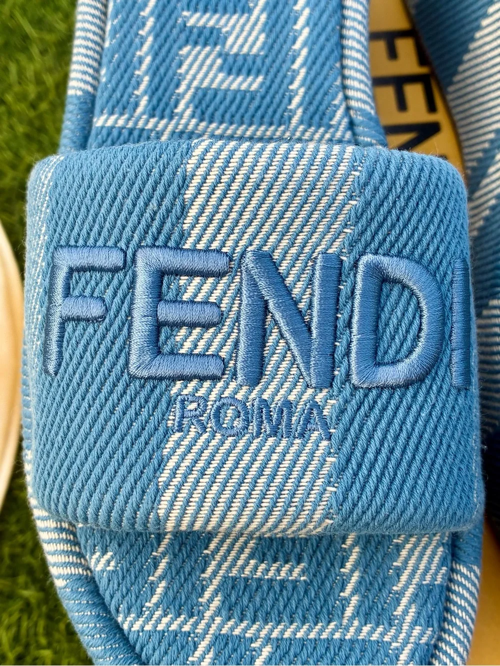 FENDI SUNSHINE STRIPED DENIM PLATFORM SLIDE SANDALS EMBROIDERED LOGO SZ 38.5 NEW